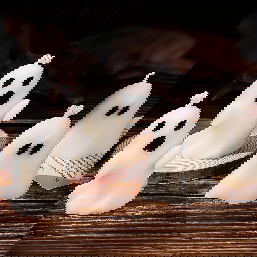 Handcrafted Halloween Ghost Scented Candle - Lavender Aroma Festive Decor - candletown.net