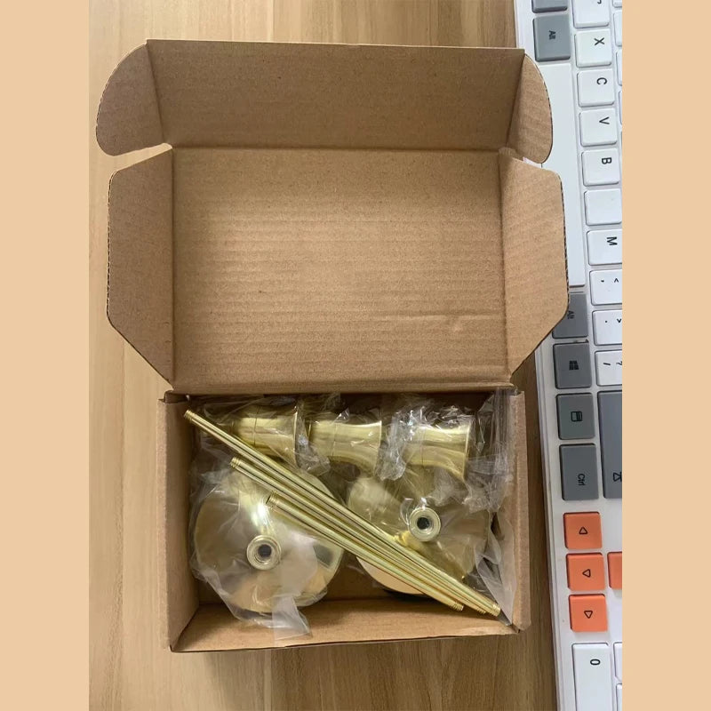 Vintage metallinen kynttilänjalka-setti (3 kpl)