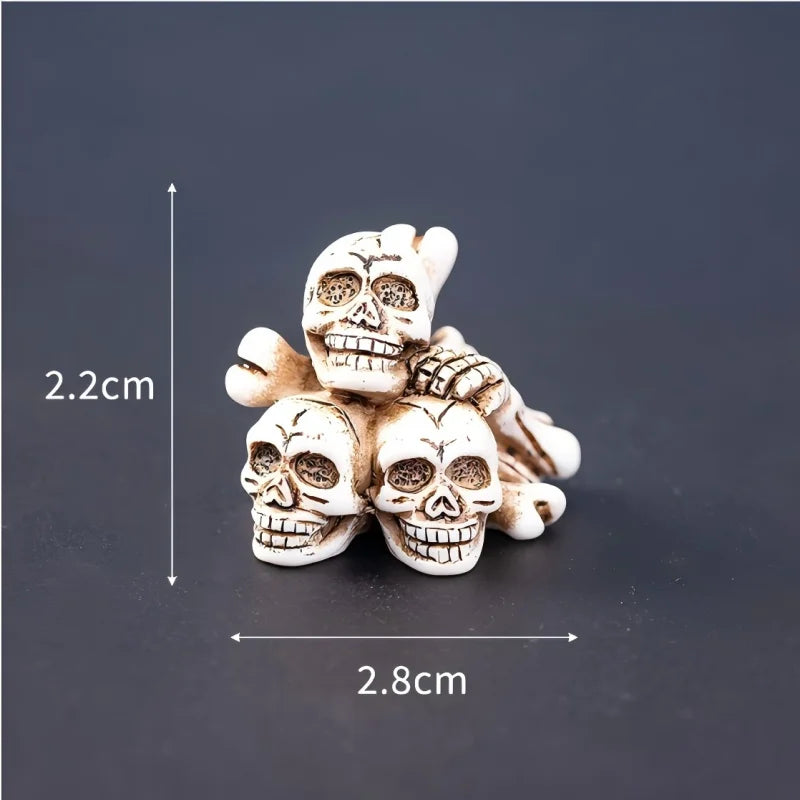 Mini Halloween Figurines – Resin Ghosts, Skulls & Tombstones for Spooky Decor