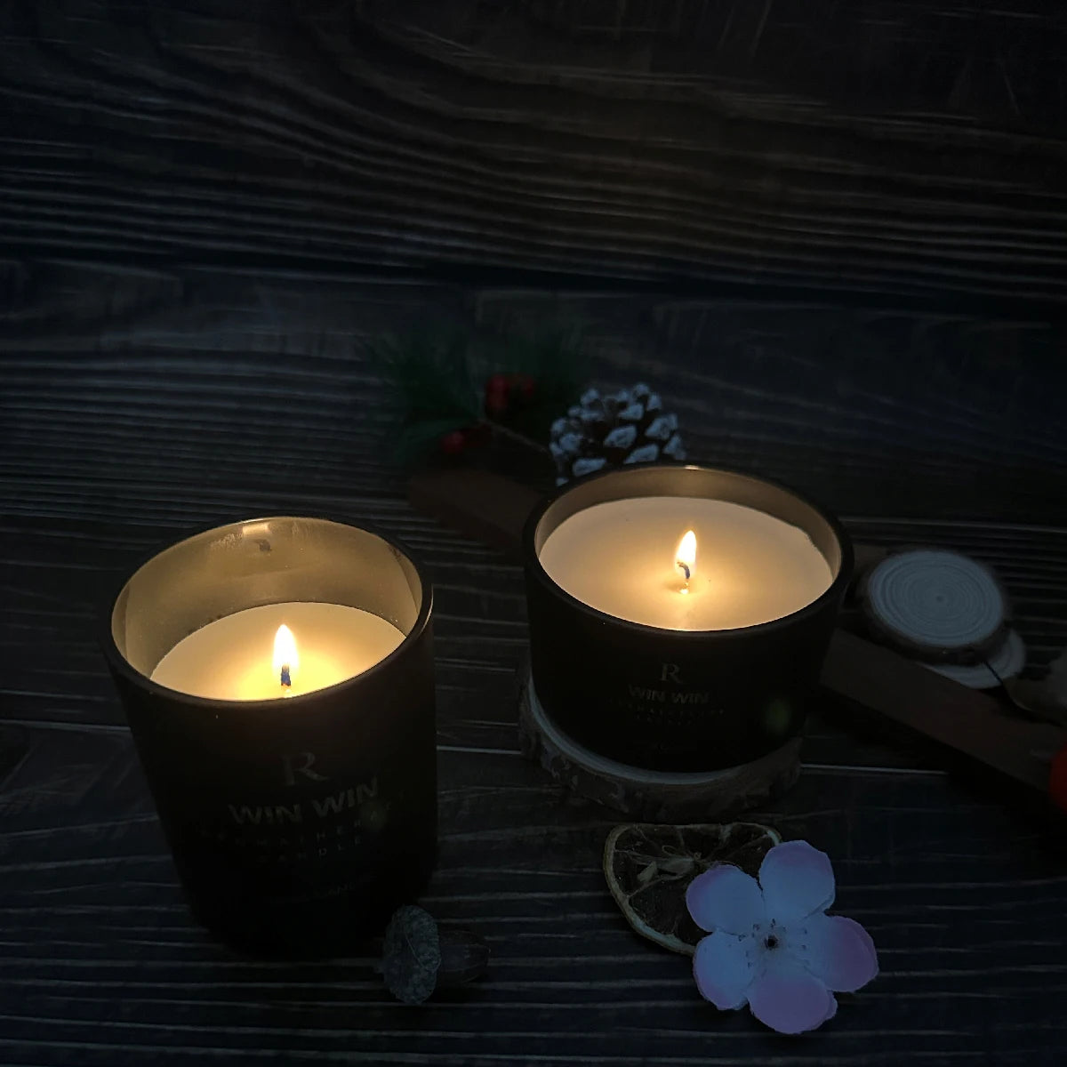 Lavender / Rose Aromatherapy Candle in Black Jar – Decorative Gift Candle