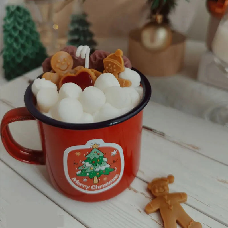 Handmade Christmas Mug Candle – Gingerbread Man & Marshmallow