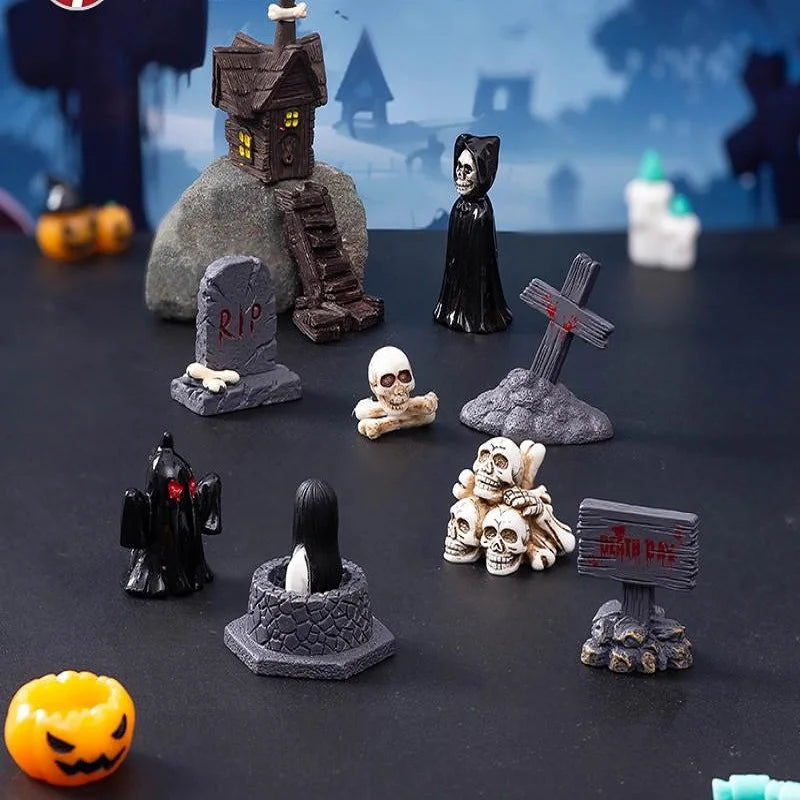 Mini Halloween Figurines – Resin Ghosts, Skulls & Tombstones for Spooky Decor