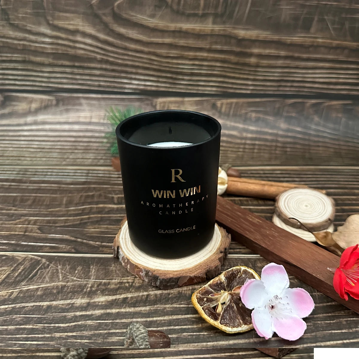 Lavender / Rose Aromatherapy Candle in Black Jar – Decorative Gift Candle